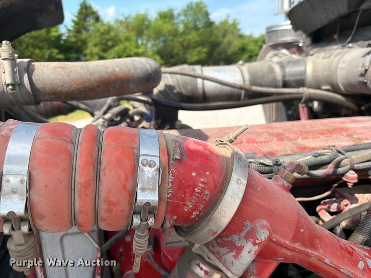 image for item FI0266 2005 Kenworth W900 semi truck