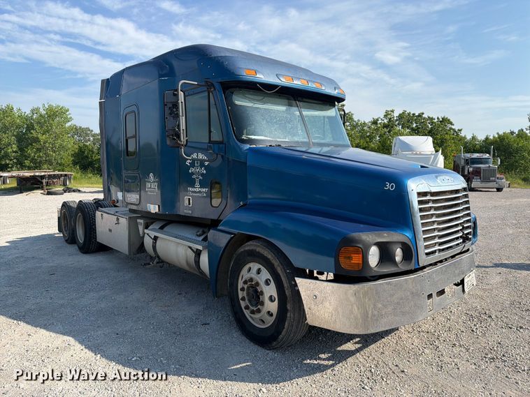 image for item FI0267 2007 Freightliner Century Class semi truck
