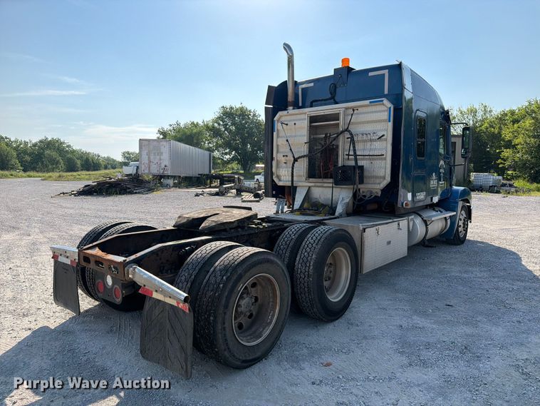 image for item FI0267 2007 Freightliner Century Class semi truck