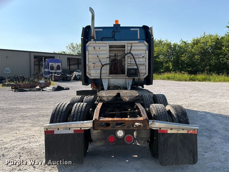 image for item FI0267 2007 Freightliner Century Class semi truck