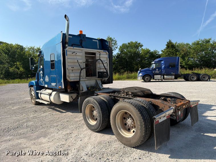 image for item FI0267 2007 Freightliner Century Class semi truck