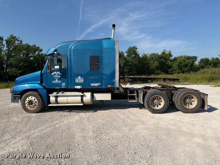 image for item FI0267 2007 Freightliner Century Class semi truck