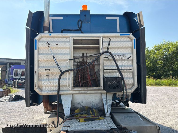 image for item FI0267 2007 Freightliner Century Class semi truck