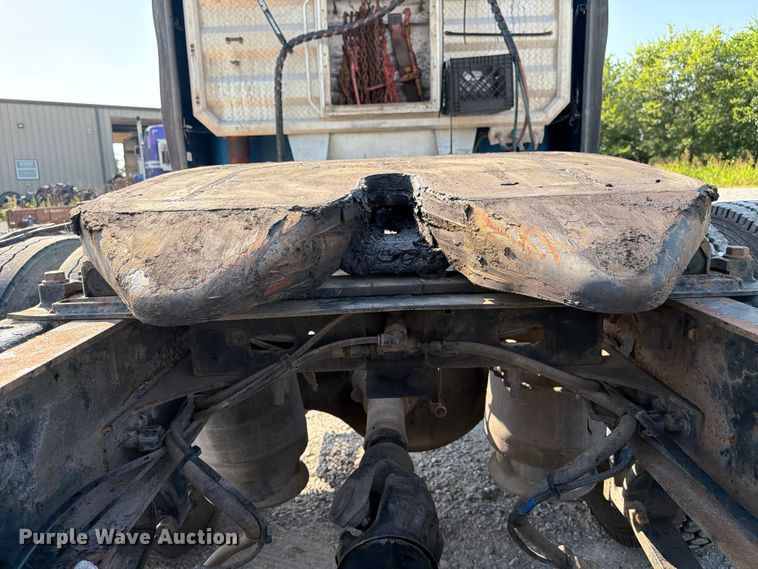 image for item FI0267 2007 Freightliner Century Class semi truck