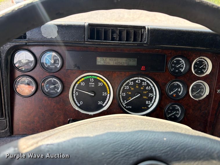 image for item FI0267 2007 Freightliner Century Class semi truck