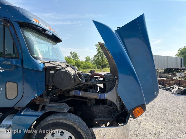 image for item FI0267 2007 Freightliner Century Class semi truck