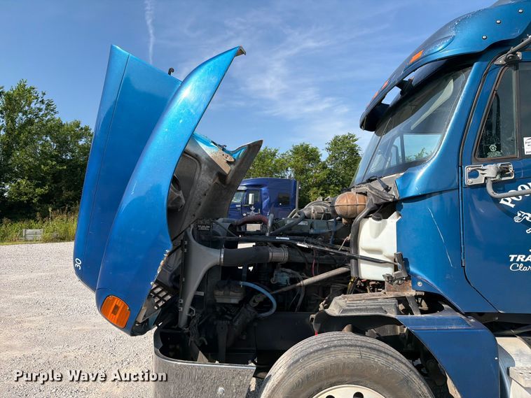 image for item FI0267 2007 Freightliner Century Class semi truck