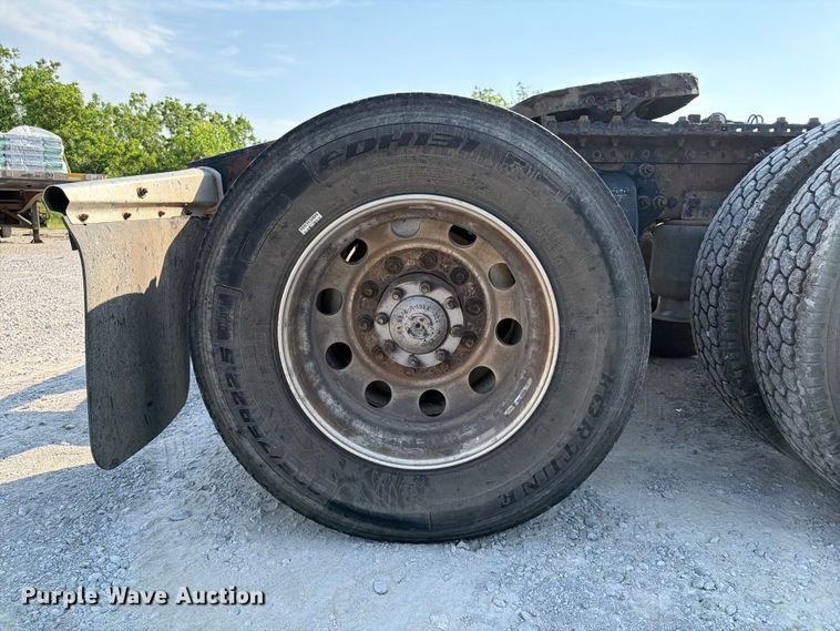 image for item FI0267 2007 Freightliner Century Class semi truck