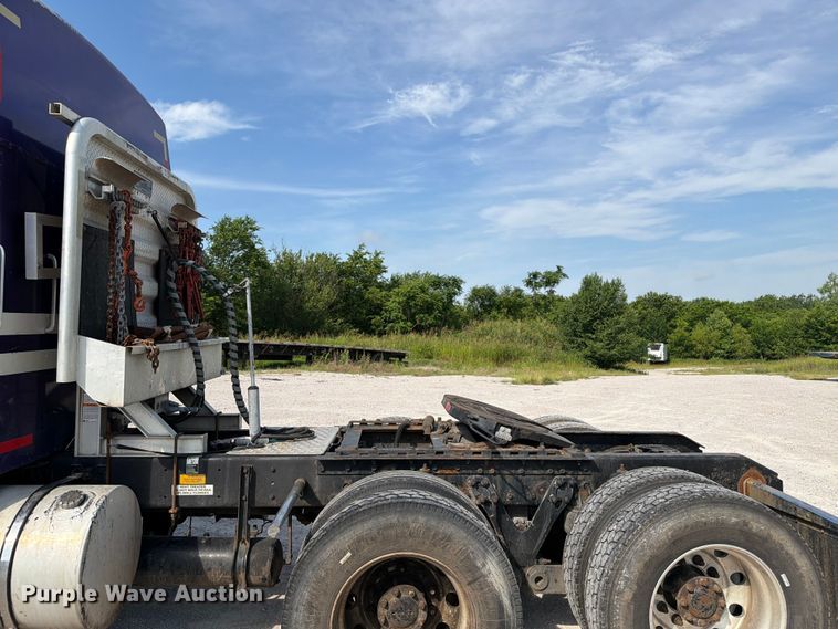 image for item FI0268 1999 Kenworth W900 semi truck