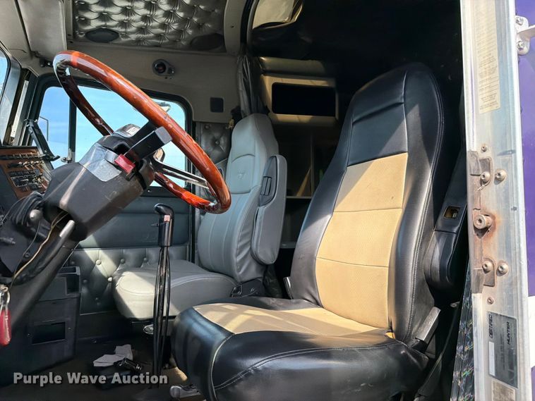image for item FI0268 1999 Kenworth W900 semi truck