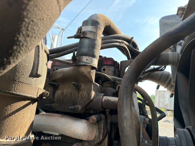 image for item FI0268 1999 Kenworth W900 semi truck