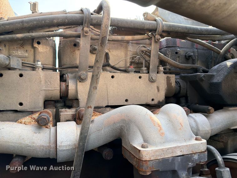 image for item FI0268 1999 Kenworth W900 semi truck