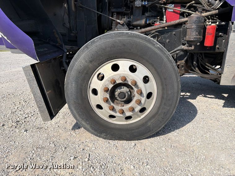 image for item FI0268 1999 Kenworth W900 semi truck