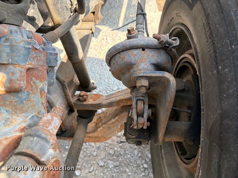 image for item FI0268 1999 Kenworth W900 semi truck