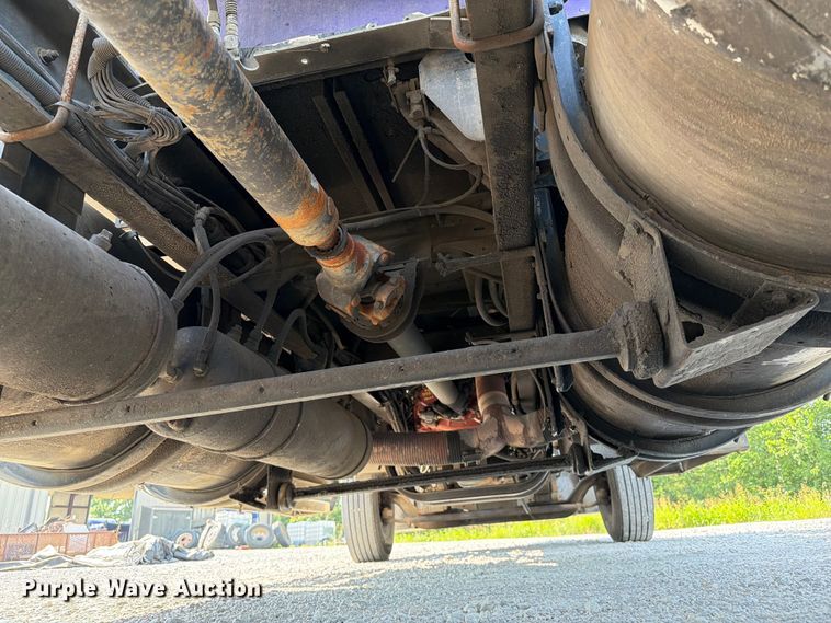 image for item FI0268 1999 Kenworth W900 semi truck