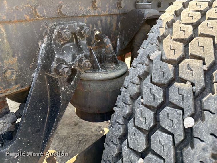 image for item FI0268 1999 Kenworth W900 semi truck