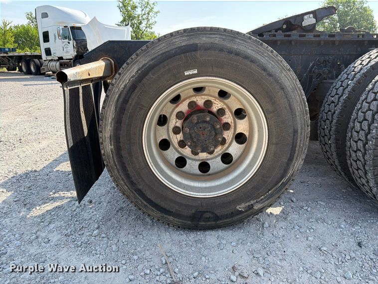image for item FI0268 1999 Kenworth W900 semi truck