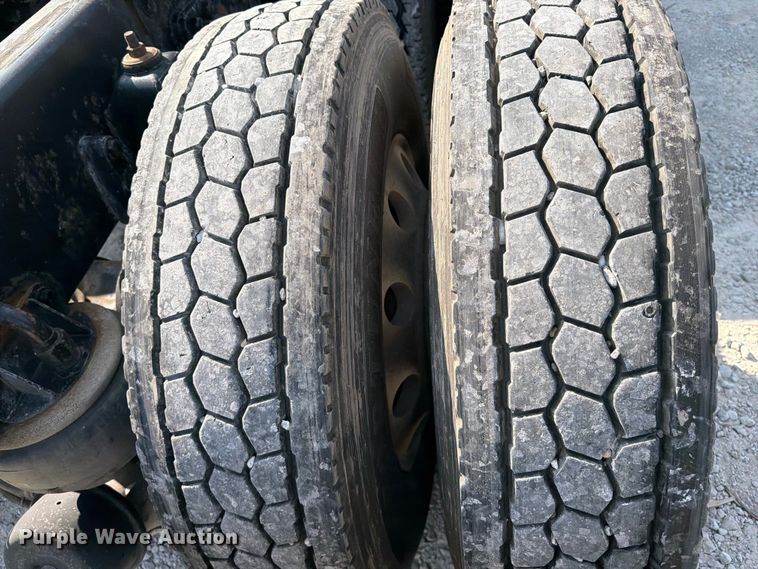 image for item FI0268 1999 Kenworth W900 semi truck