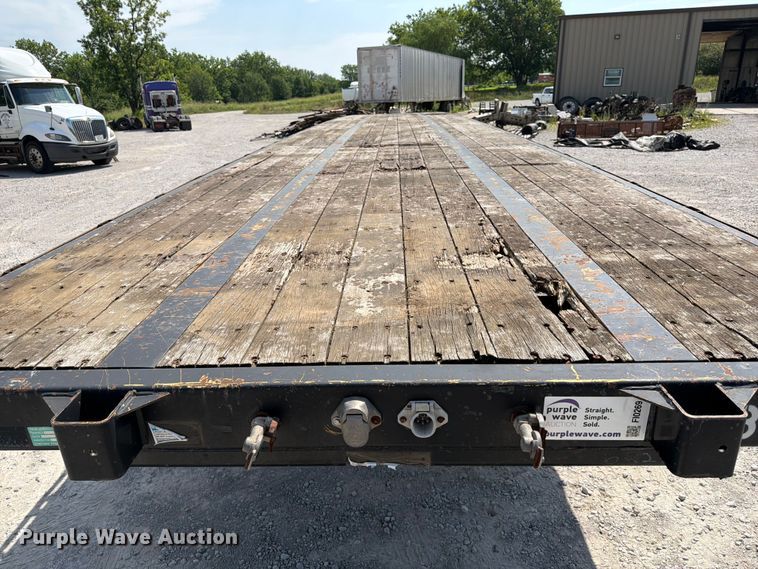 image for item FI0269 2014 Fontaine HCVSF22RSA flatbed trailer