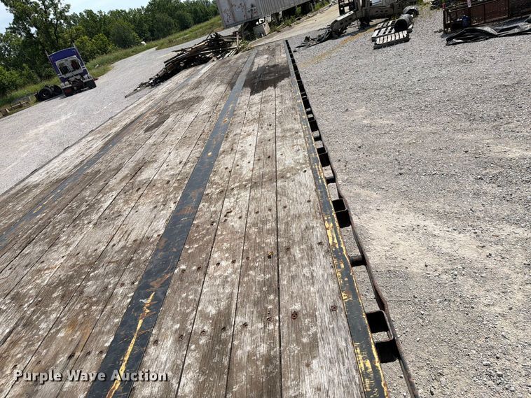 image for item FI0269 2014 Fontaine HCVSF22RSA flatbed trailer