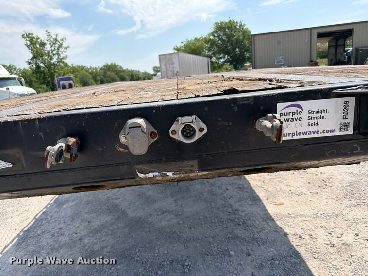 image for item FI0269 2014 Fontaine HCVSF22RSA flatbed trailer