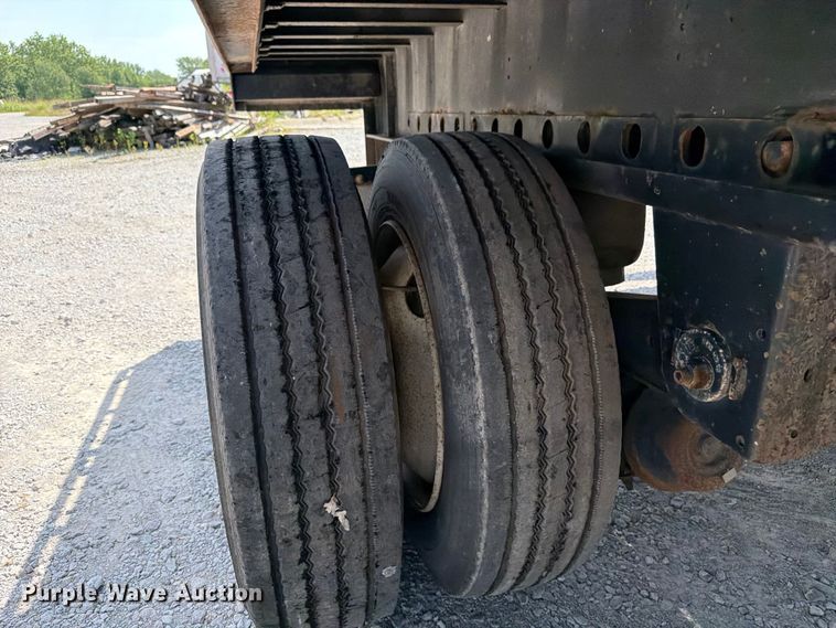 image for item FI0269 2014 Fontaine HCVSF22RSA flatbed trailer