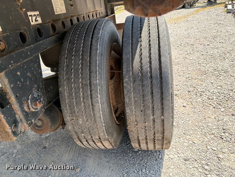 image for item FI0269 2014 Fontaine HCVSF22RSA flatbed trailer