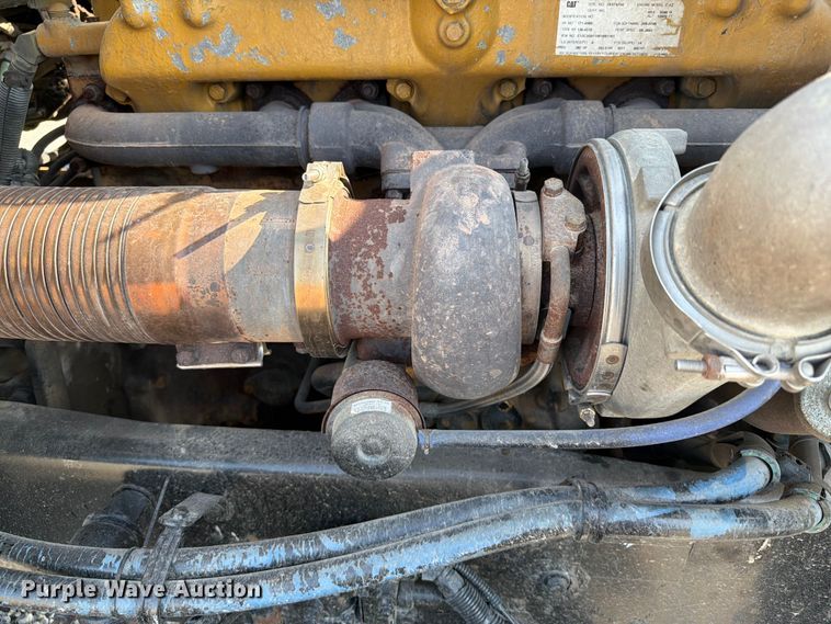 image for item FI0271 2002 Kenworth T800 semi truck