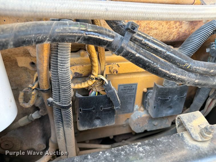 image for item FI0271 2002 Kenworth T800 semi truck