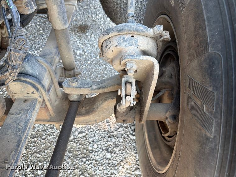 image for item FI0271 2002 Kenworth T800 semi truck