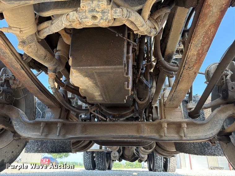 image for item FI0271 2002 Kenworth T800 semi truck