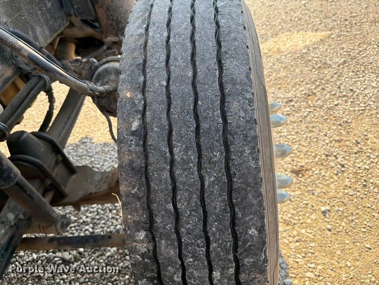 image for item FI0271 2002 Kenworth T800 semi truck