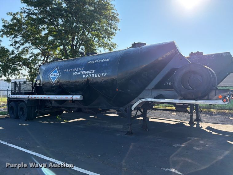 image for item FK3153 1971 Fruehauf pneumatic dry bulk trailer