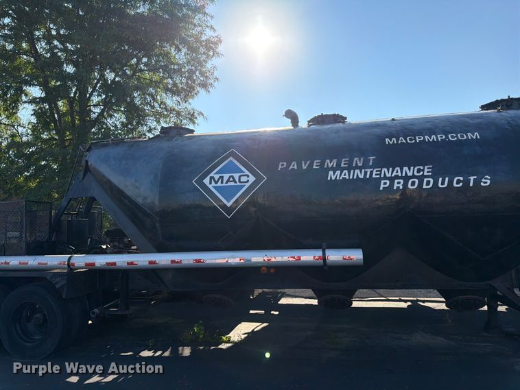 image for item FK3153 1971 Fruehauf pneumatic dry bulk trailer