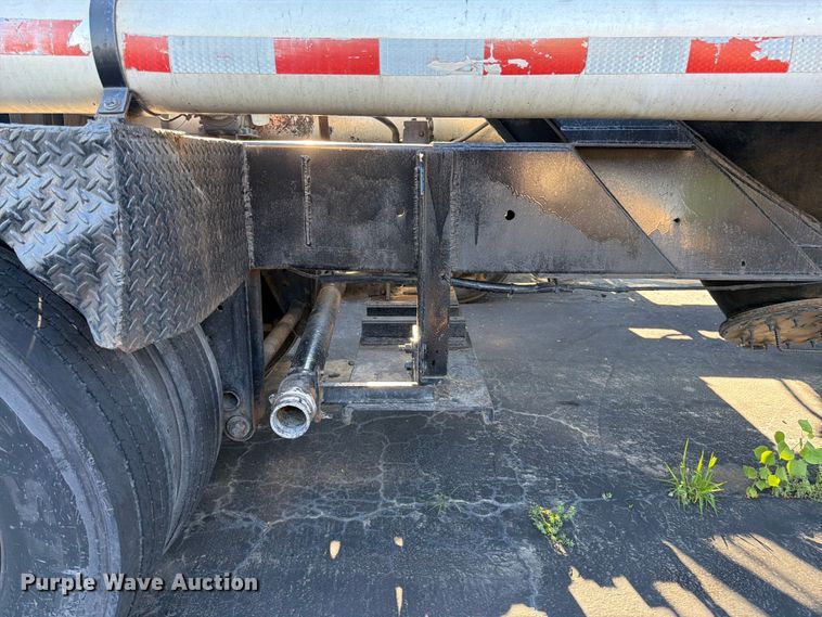 image for item FK3153 1971 Fruehauf pneumatic dry bulk trailer