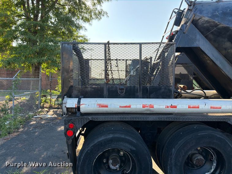 image for item FK3153 1971 Fruehauf pneumatic dry bulk trailer
