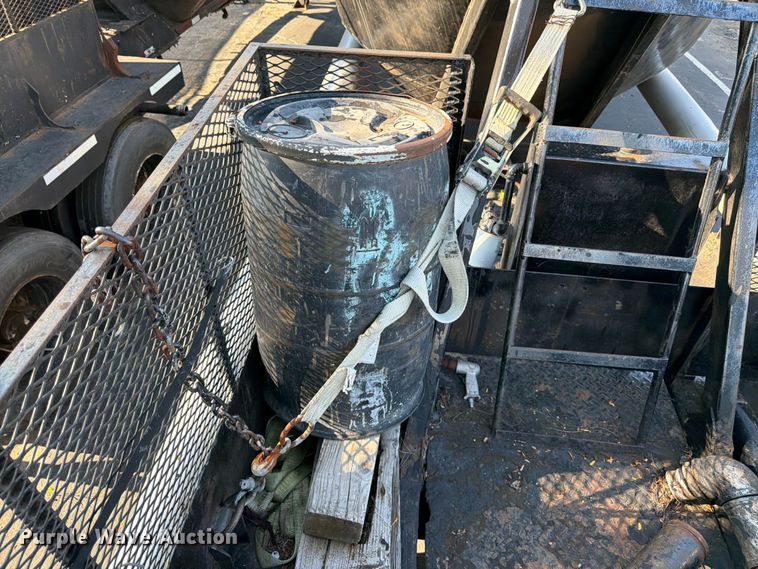 image for item FK3153 1971 Fruehauf pneumatic dry bulk trailer