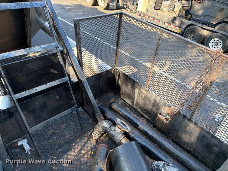 image for item FK3153 1971 Fruehauf pneumatic dry bulk trailer