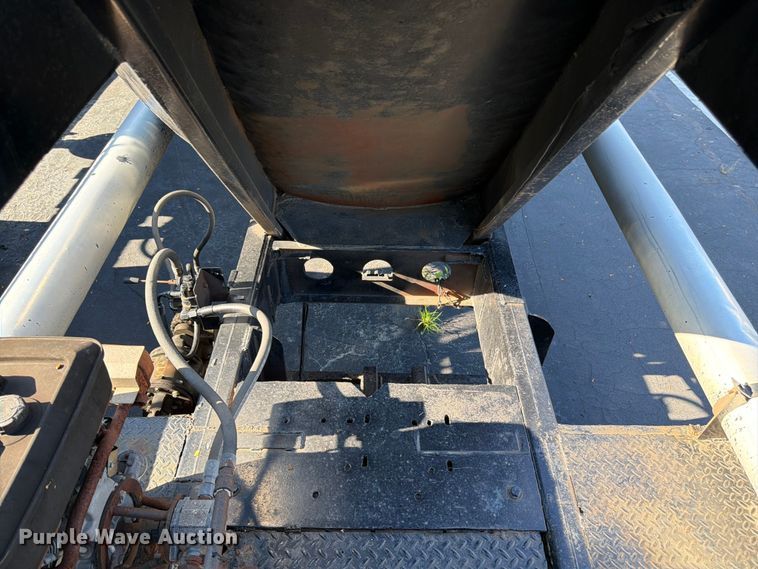 image for item FK3153 1971 Fruehauf pneumatic dry bulk trailer