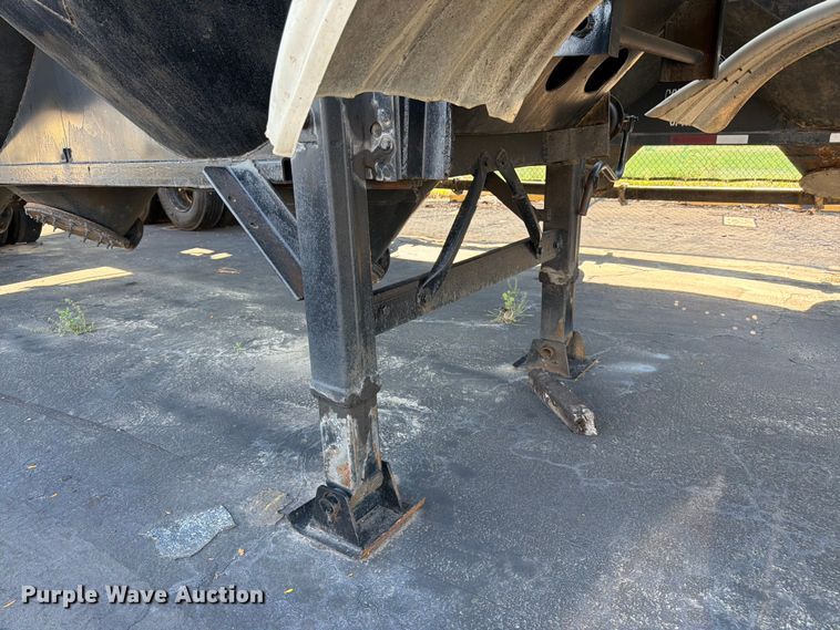 image for item FK3153 1971 Fruehauf pneumatic dry bulk trailer