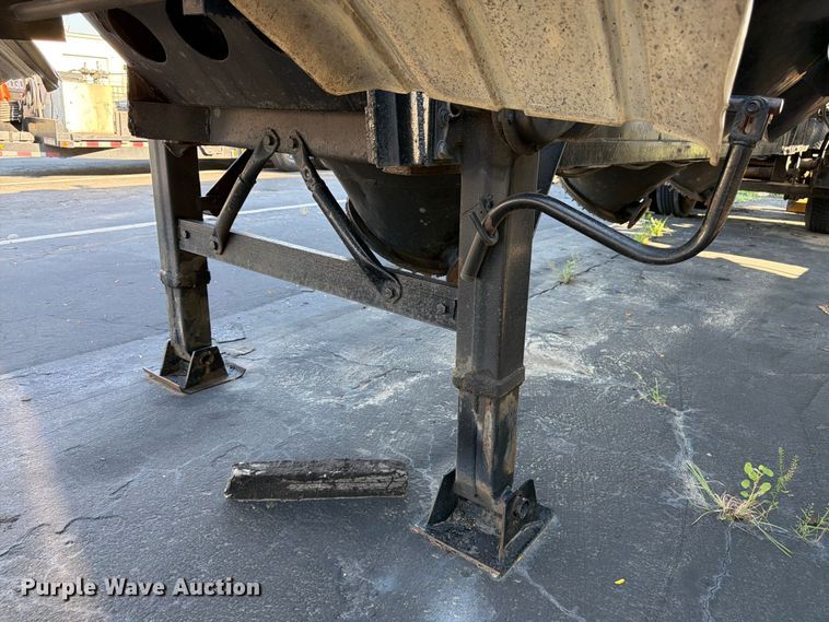 image for item FK3153 1971 Fruehauf pneumatic dry bulk trailer