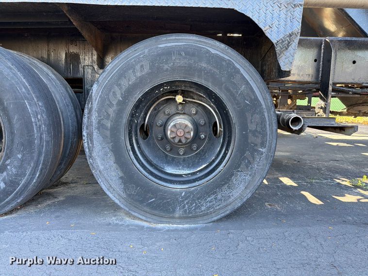 image for item FK3153 1971 Fruehauf pneumatic dry bulk trailer