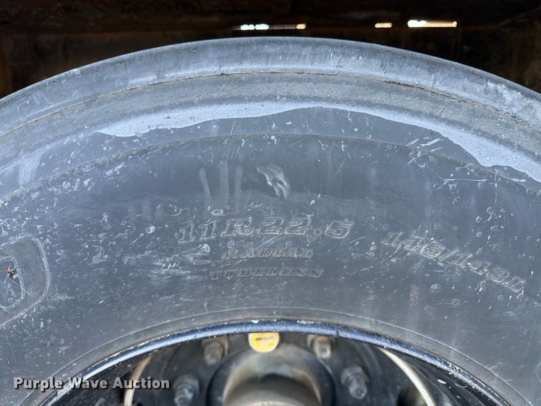 image for item FK3153 1971 Fruehauf pneumatic dry bulk trailer