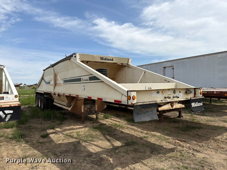 image for item FK4012 1999 Midland MG42CLAM bottom dump trailer