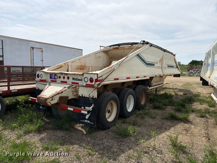 image for item FK4012 1999 Midland MG42CLAM bottom dump trailer