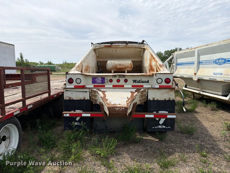 image for item FK4012 1999 Midland MG42CLAM bottom dump trailer