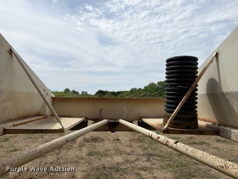 image for item FK4012 1999 Midland MG42CLAM bottom dump trailer
