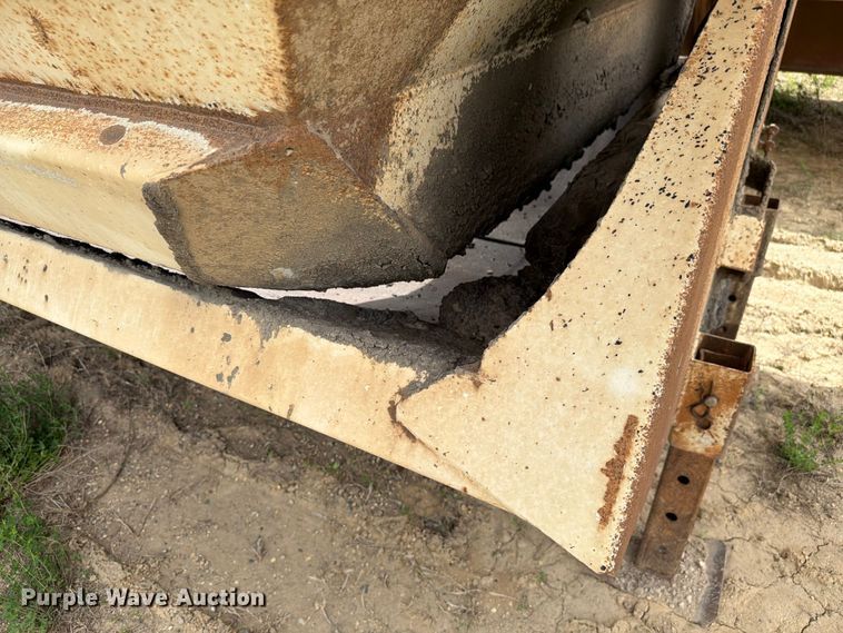 image for item FK4012 1999 Midland MG42CLAM bottom dump trailer