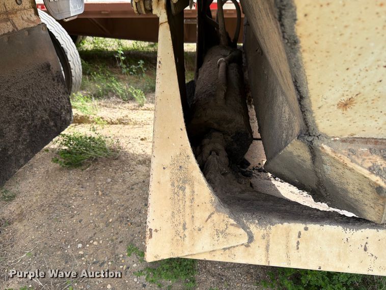 image for item FK4012 1999 Midland MG42CLAM bottom dump trailer