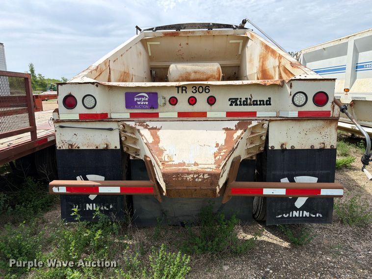 image for item FK4012 1999 Midland MG42CLAM bottom dump trailer